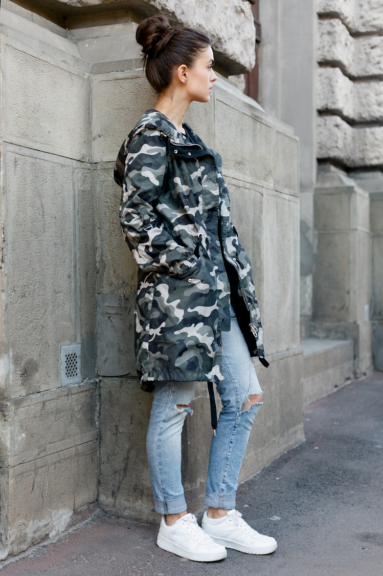 Lady wearing stylish clothes